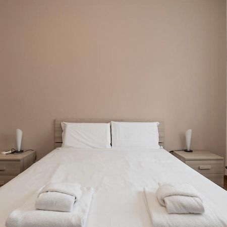 I Host Apartment - Giambellino 40 มิลาน ภายนอก รูปภาพ